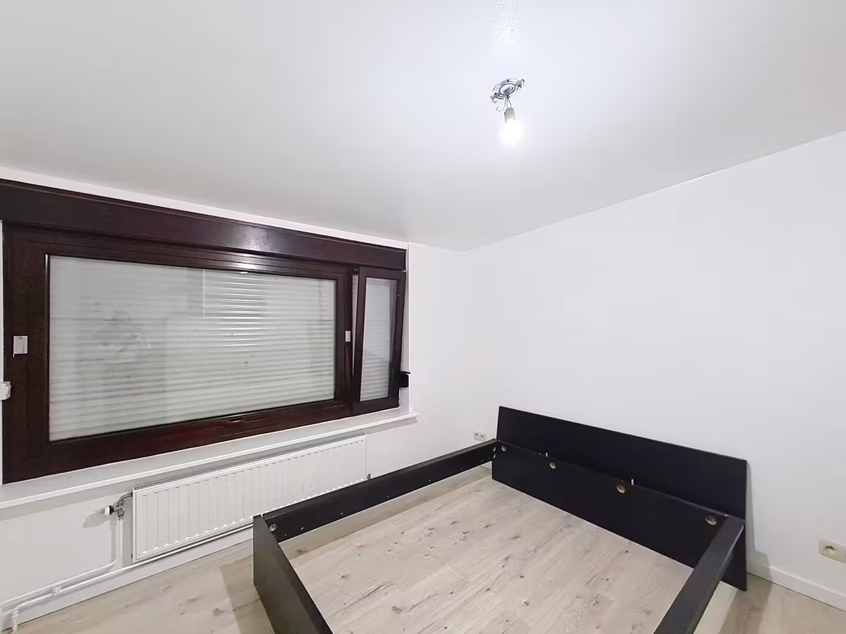 4-bedroom house with terrace and garden - 12