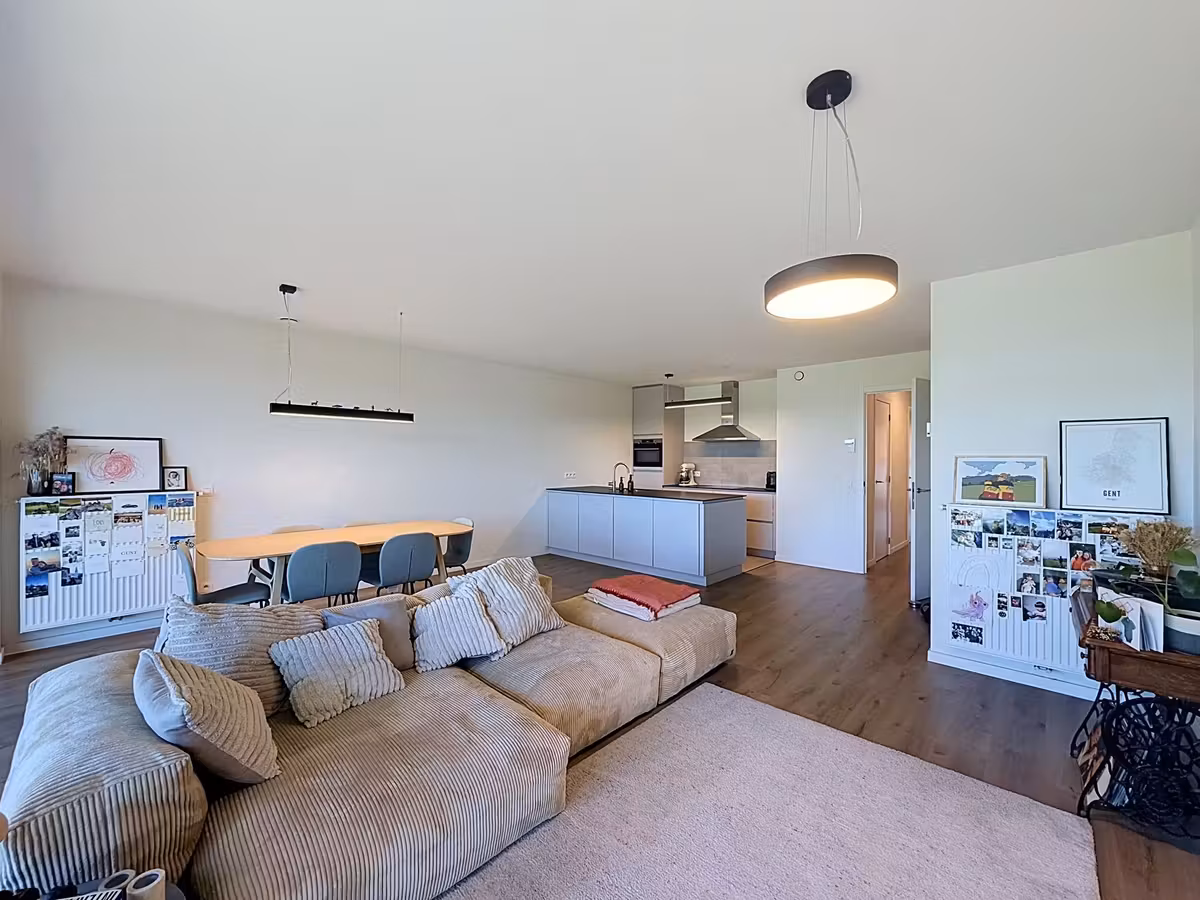 Appartement met twee slaapkamers en zicht op de Schelde