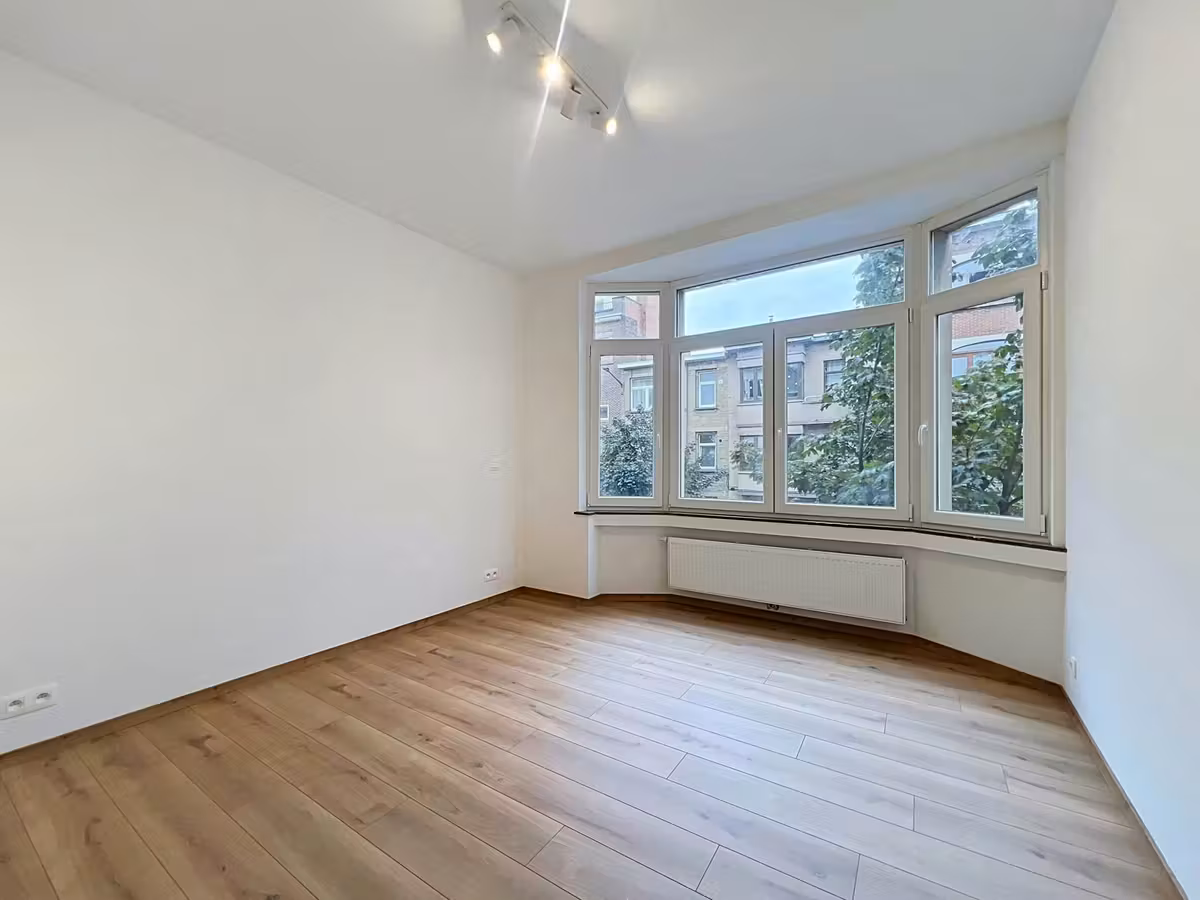 Two-bedroom apartment in Ixelles - 9