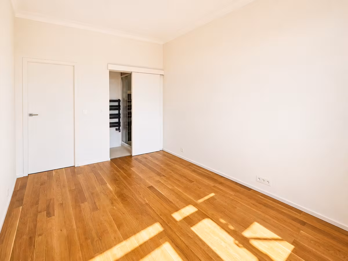 Spacious 2-bedroom flat with study area on Avenue de la... - 13