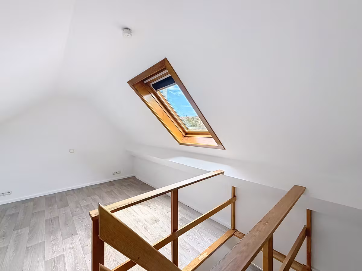 Three-bedroom duplex with home office - 10