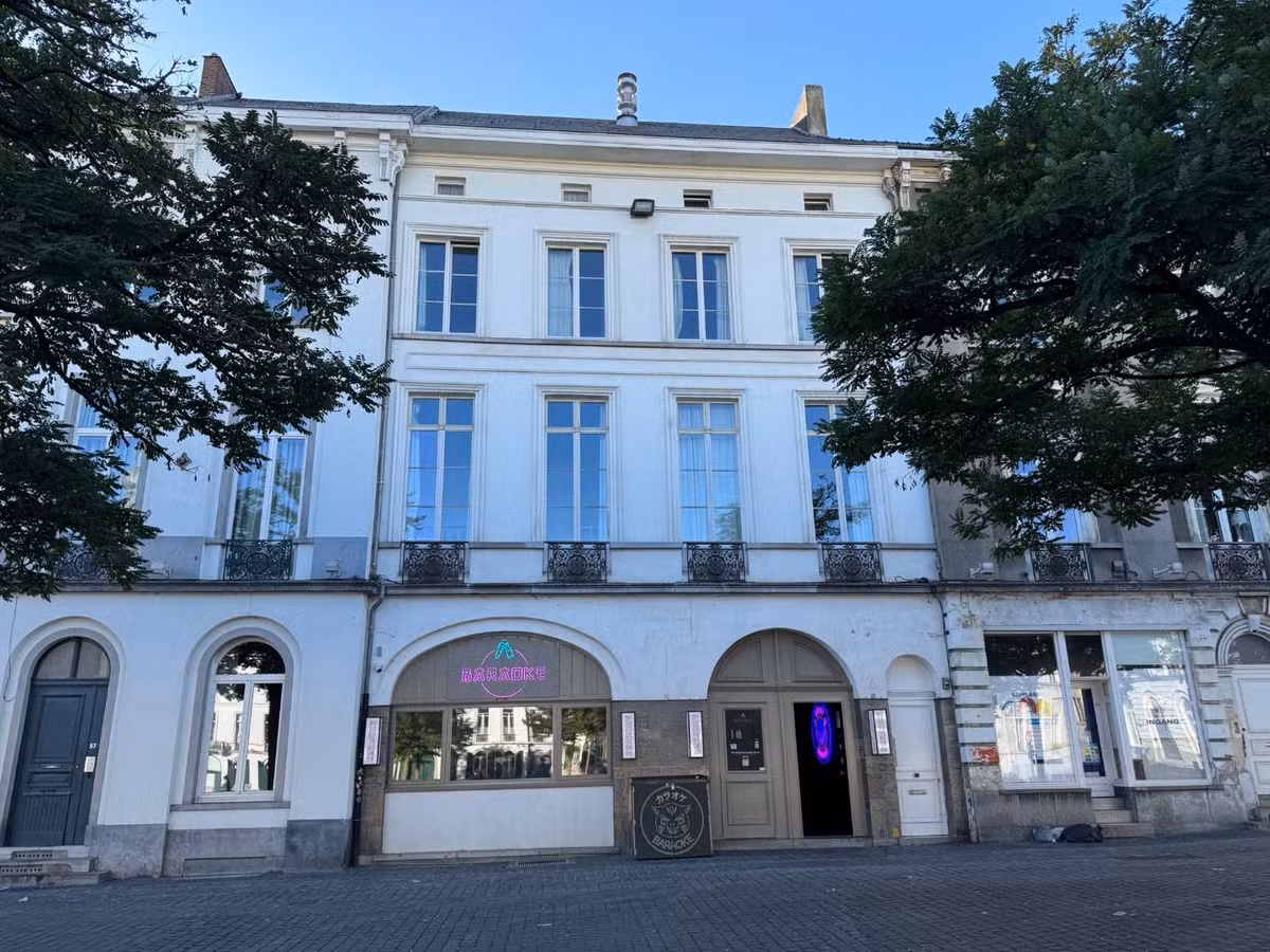 Maison en rangée rénovée avec jardin urbain - 2
