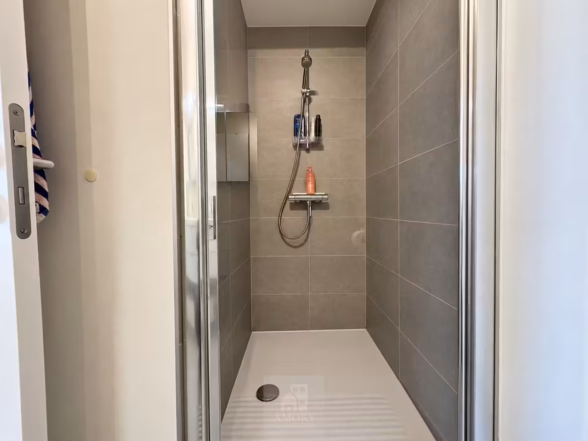 Recent one-bedroom apartment with parking space - 14