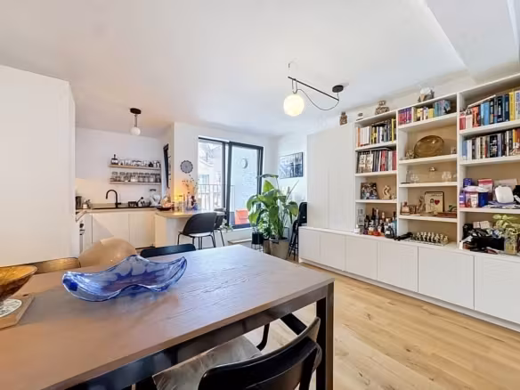 Two-bedroom apartment in Forest - 18