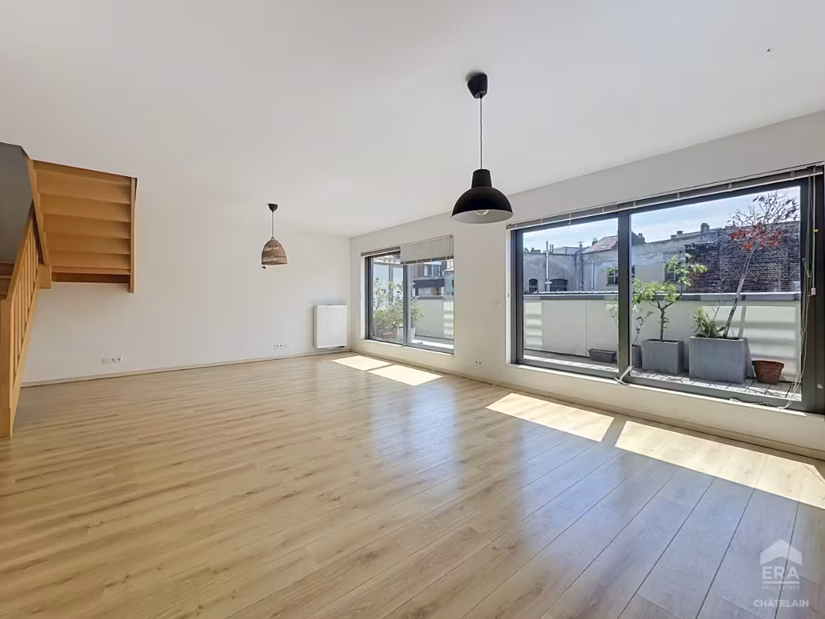Duplex with 3 bedrooms and terrace for rent in Saint-Gilles - 2