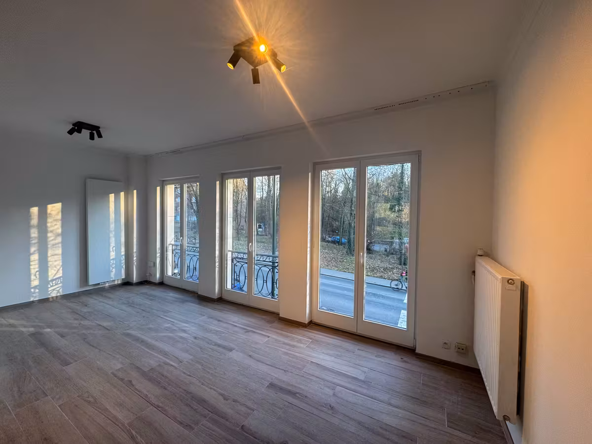 Gerenoveerde woning met 4 slaapkamers, tuin, garage & parking - 4