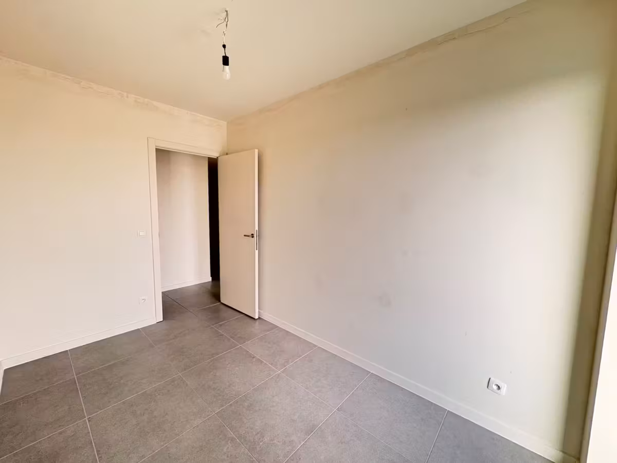 Appartement avec une chambre, bureau et terrasse - 12