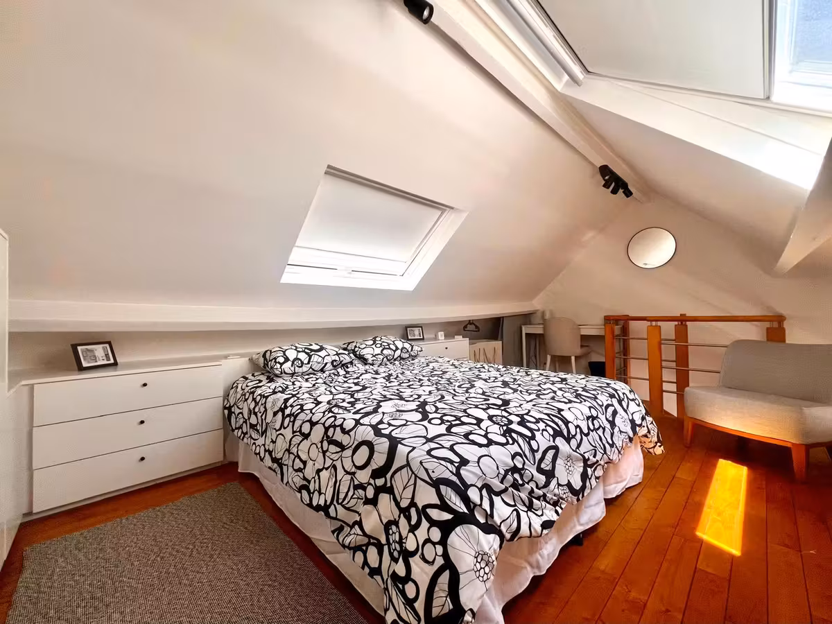 Stunning furnished 1BR penthouse with large terrace in Etterbeek - 9