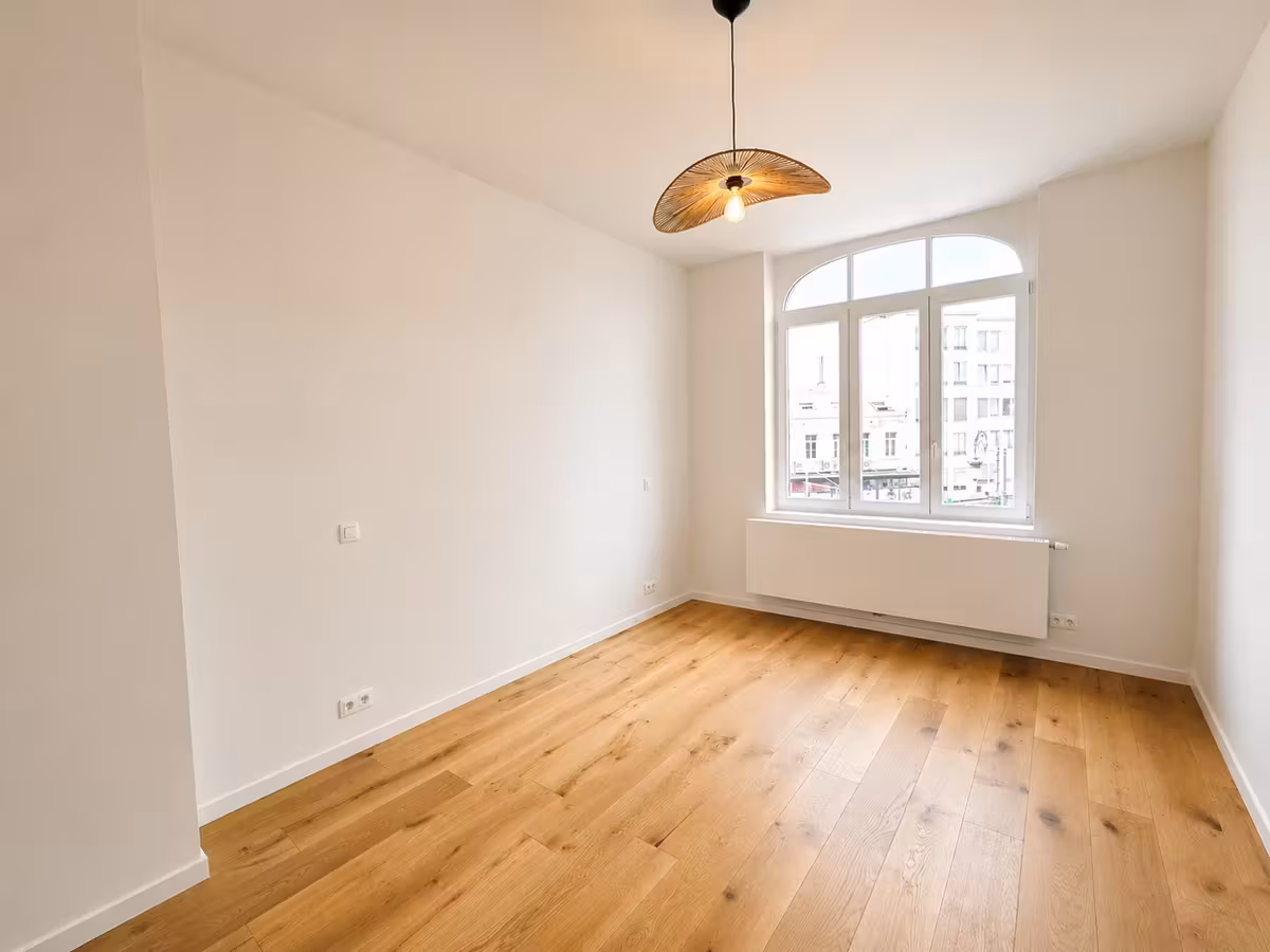 Gerenoveerd appartement met terras in Ukkel - 10