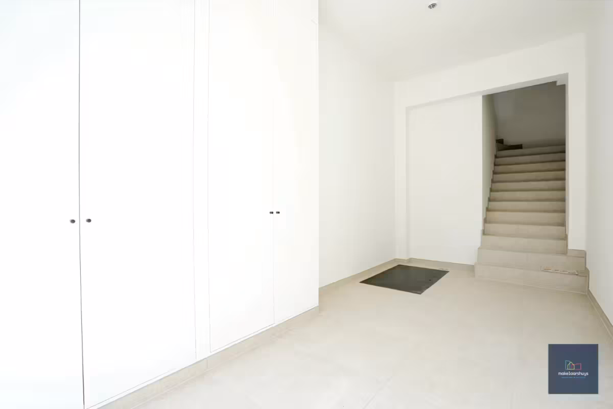 Stijlvol gerenoveerd 3 slaapkamerappartement met terras - 4