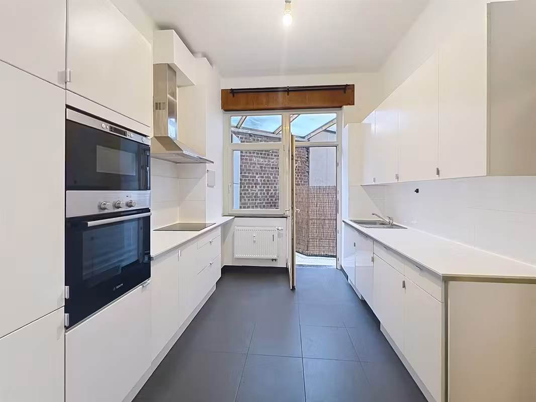 Three-bedroom apartment with loggia - 3