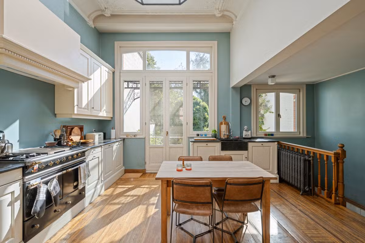Maison charmante avec cinq chambres à coucher et jardin - 7