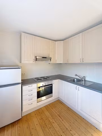BUITENGEWOON PAND - TE HUUR - 1180 UKKEL - € 3.000 - 3