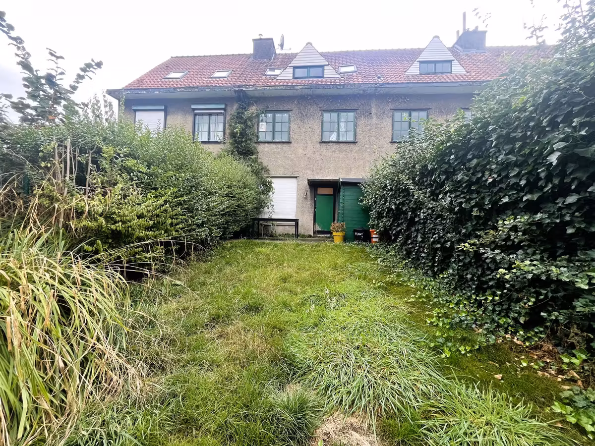 2-bedroom house with garden in Floréal district - 10