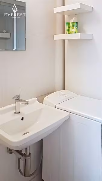 Charming studio in the European Quarter - 4