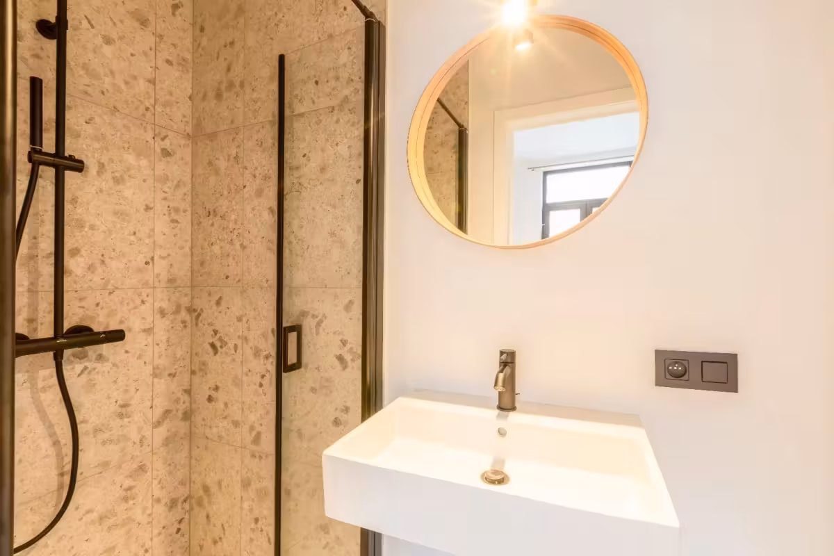 Gerenoveerd 1-slaapkamerappartement met gemeenschappelijke tuin - 8
