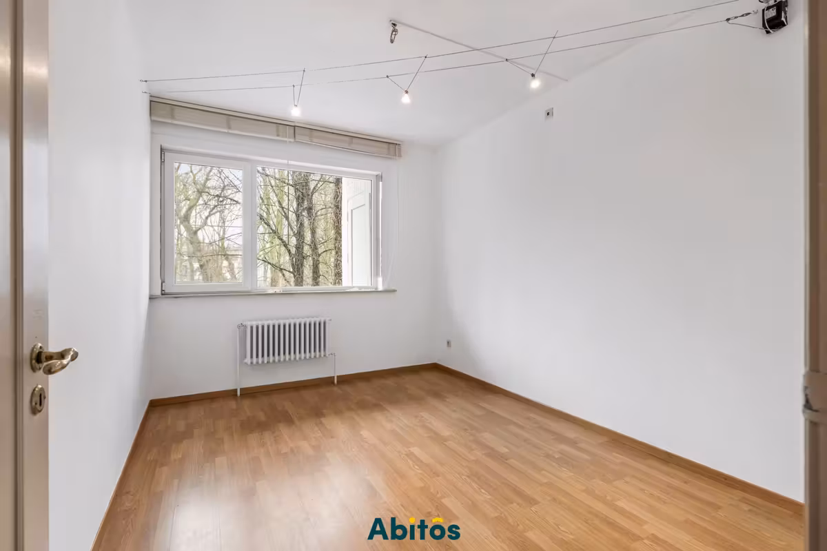 Twee slaapkamerappartement met garagebox - 13
