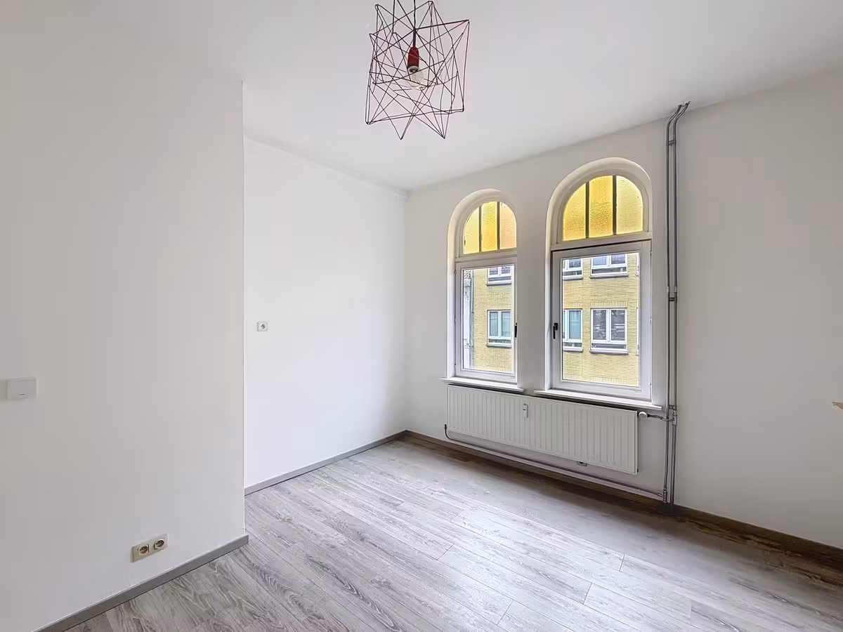 Three-bedroom duplex with home office - 8