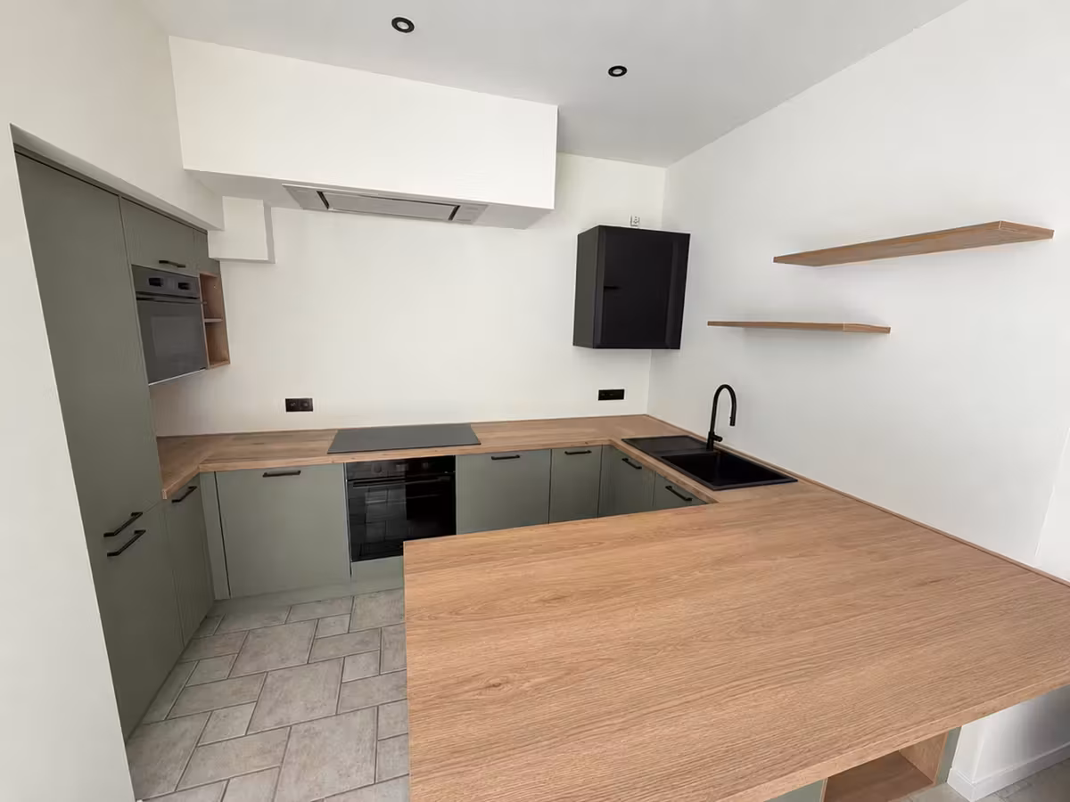 Bright renovated house with 4 bedrooms - 3