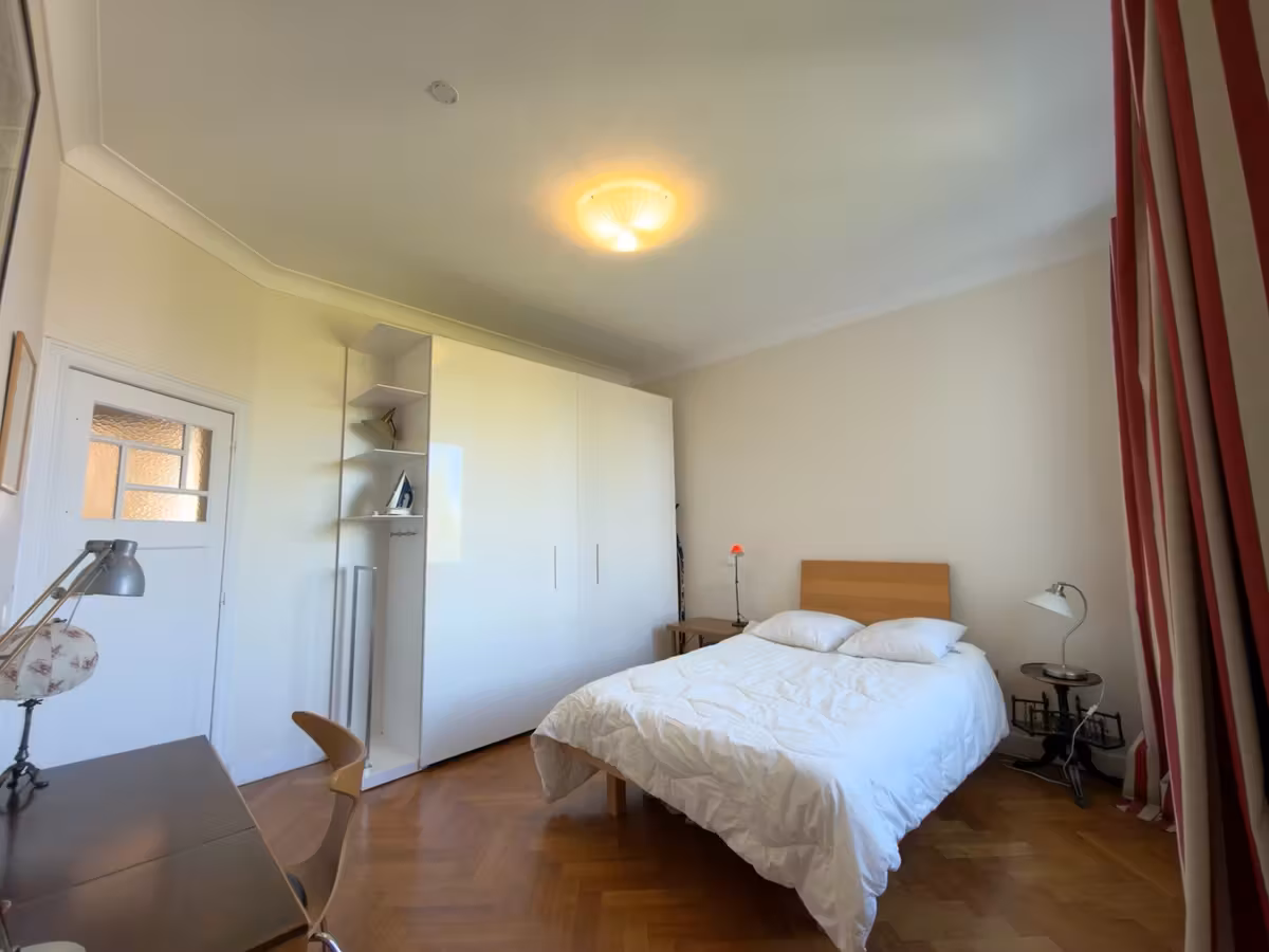 Furnished 1-bedroom apartment with terrace in Cee District - 6