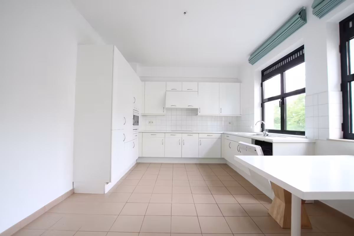 Ruim appartement met zwembad in Uccle - 4