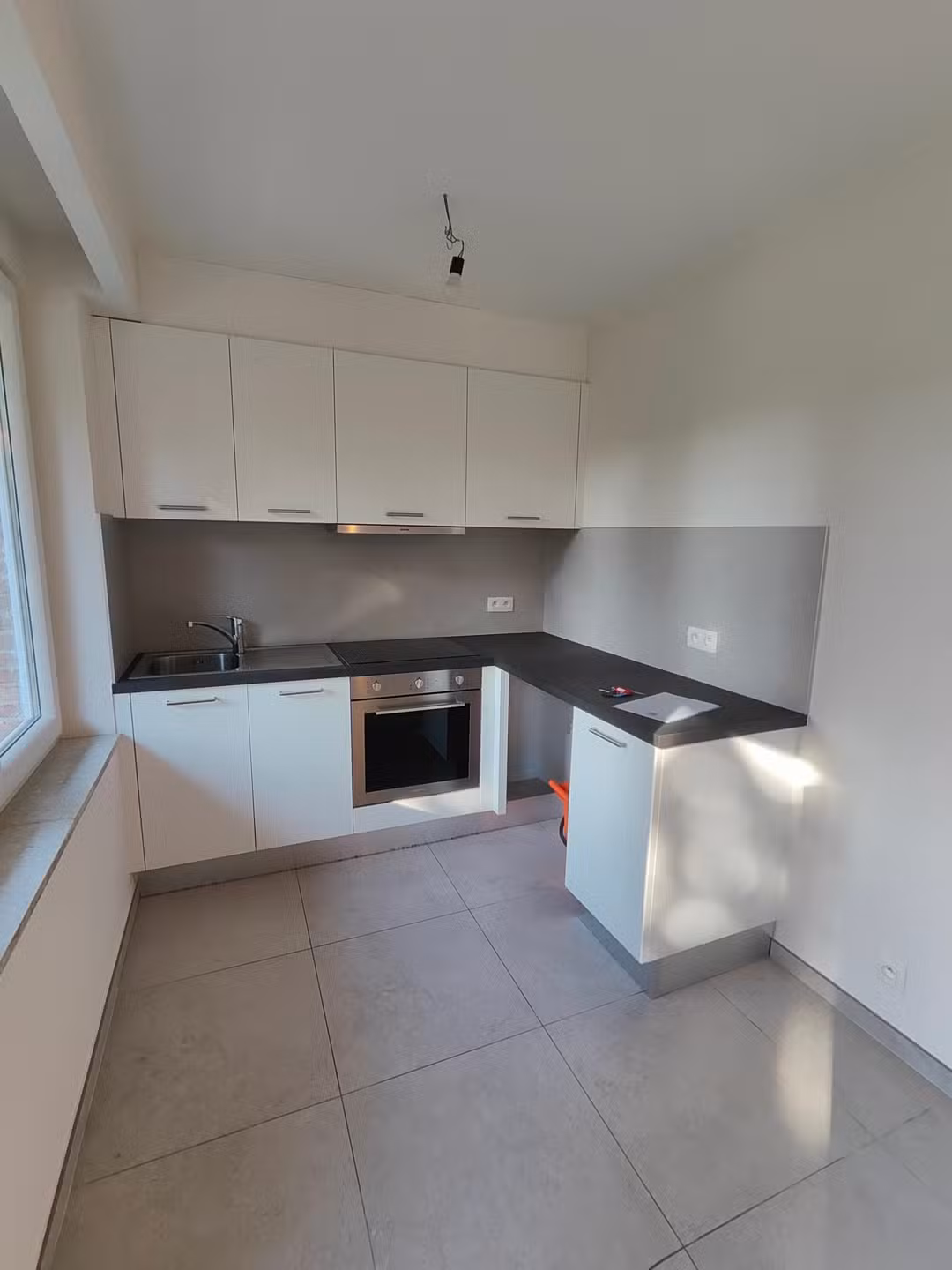 Renovated studio with terrace in Jette - 3