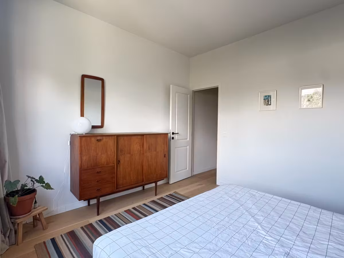 Renovated 2-bedroom apartment with terrace - 17
