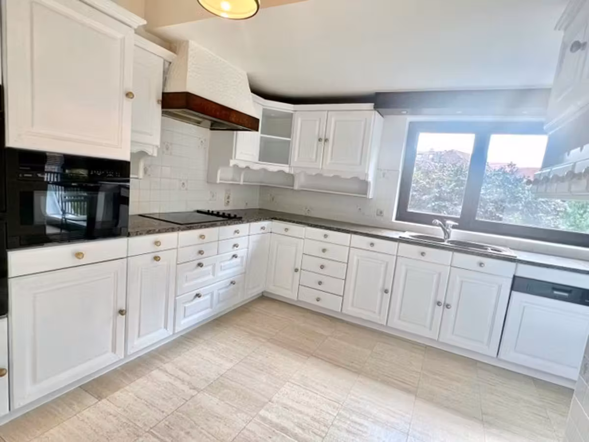 Bright 165 sqm apartment with terrace - 11