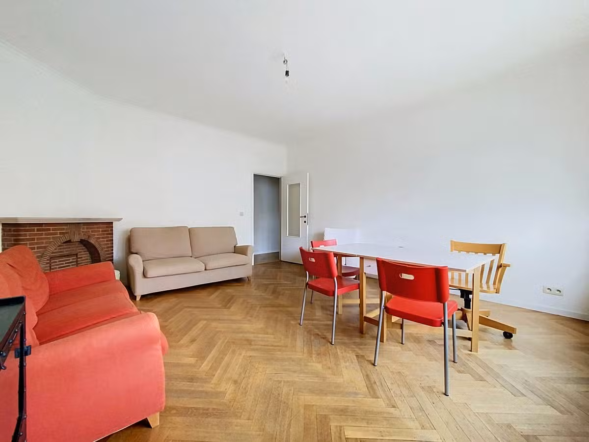 Gemeubelde studio aan Place Flagey - 9