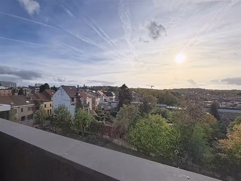 Mooi appartement met 2 slaapkamers en terras in Berchem-Sainte-Agathe - 2