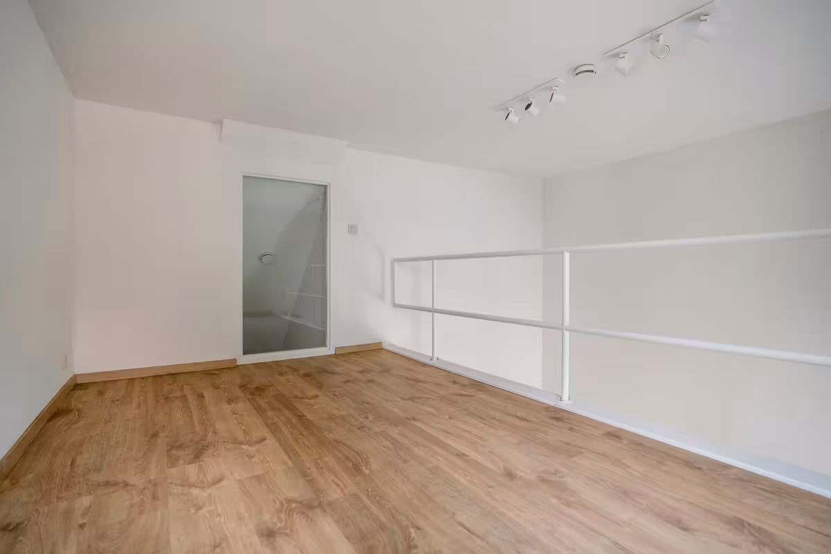 Gerenoveerd duplex appartement in Boho met groen plein - 9