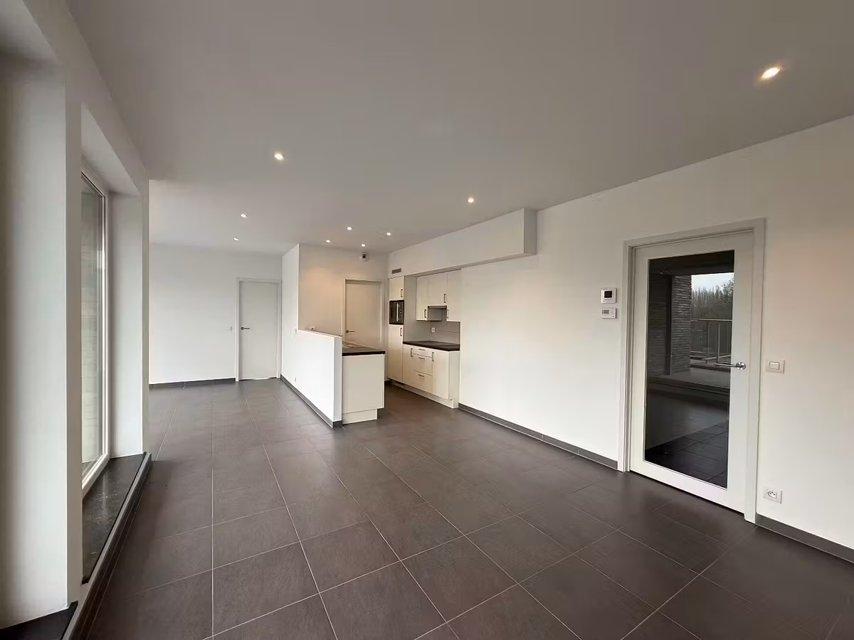 Lichtrijk appartement met ruim terras en groen uitzicht in Zwijnaarde - 4