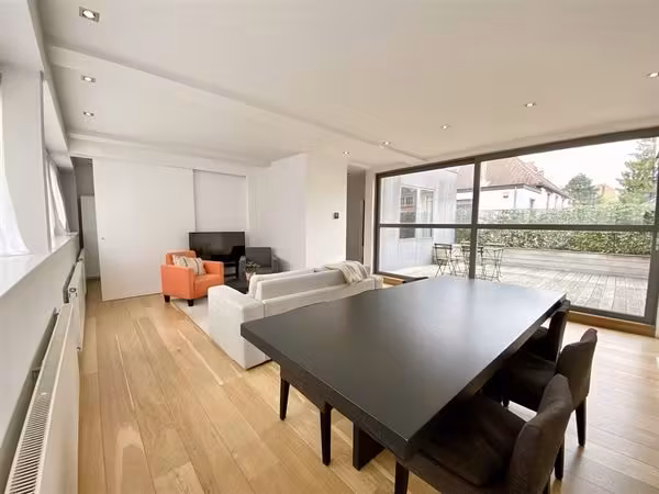 Zeer mooi gemeubileerd appartement met terras - 2