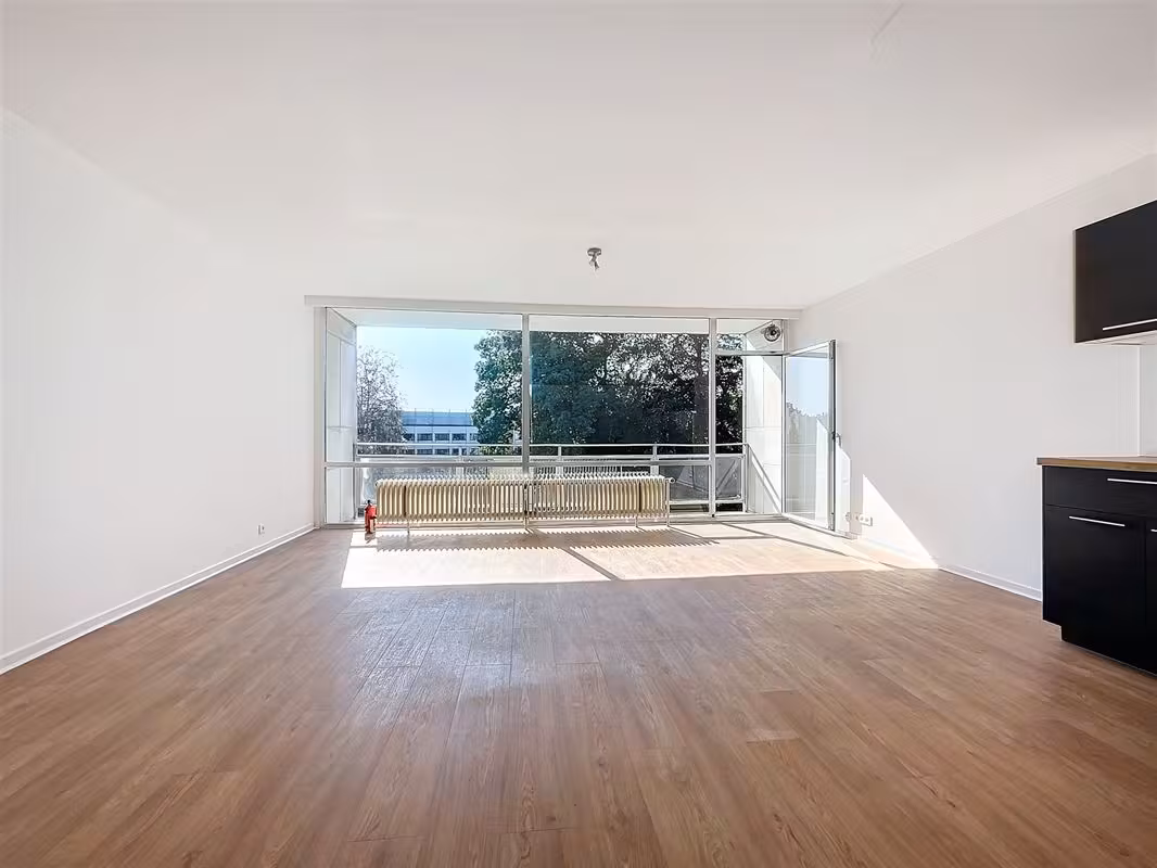 Studio rénové avec terrasse à Jette - 3