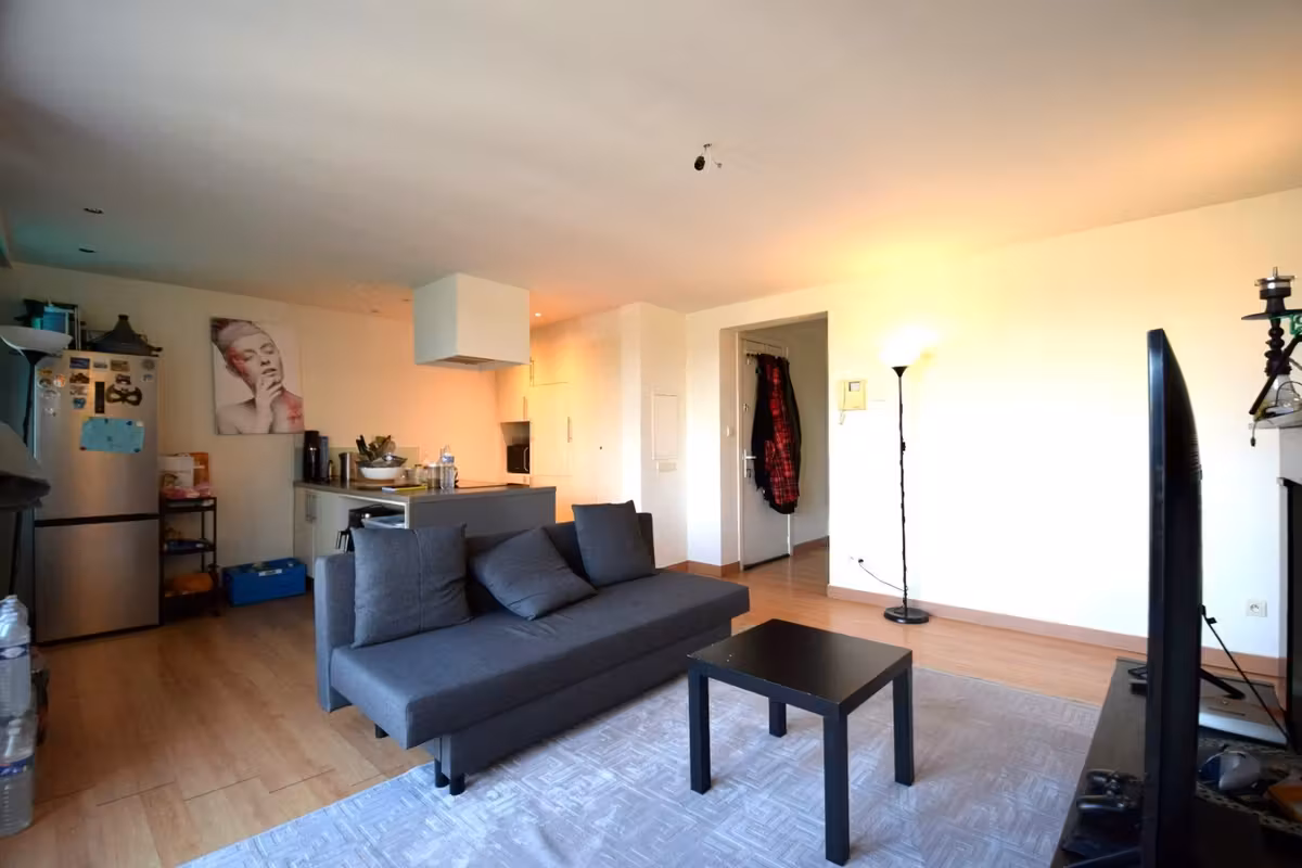 Twee slaapkamer appartement vlak naast het Sint-Pieters Station