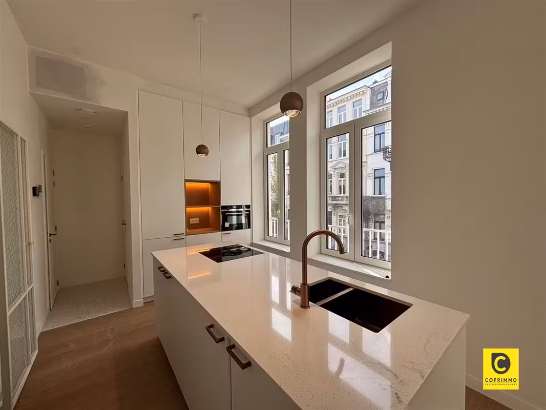 Gerenoveerd 2 slaapkamer appartement met terras in Antwerpen-Zuid - 8