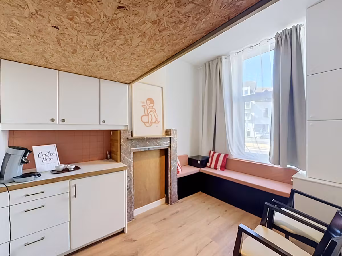 Ruime woning met 3 kamers en duplex-suite op de Rooigemlaan - 7
