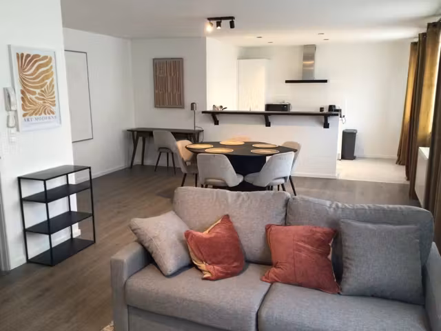 Furnished one-bedroom apartment near the European Parliament - 7