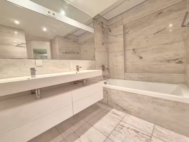 APPARTEMENT - TE HUUR - 1180 UKKEL - € 2.600 - 3