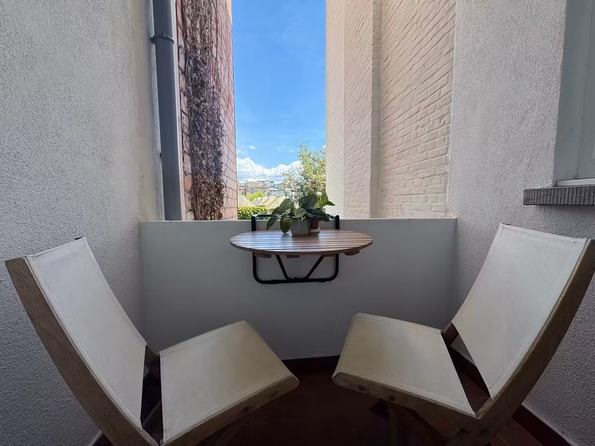Gerenoveerd 2-slaapkamerappartement met terras in Borgerhout - 2