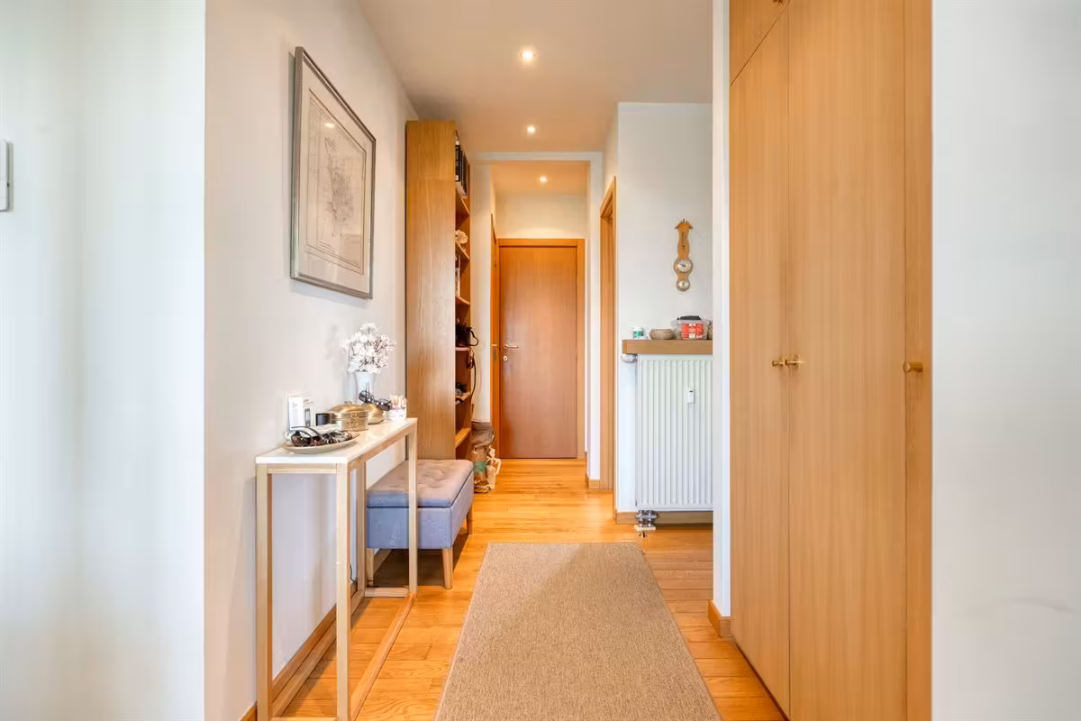 Bright apartment in a prime location on Jan Van Rijswijcklaan - 4