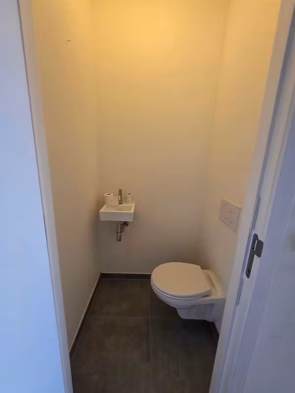 Gerenoveerd appartement met terras in Wilrijk - 6