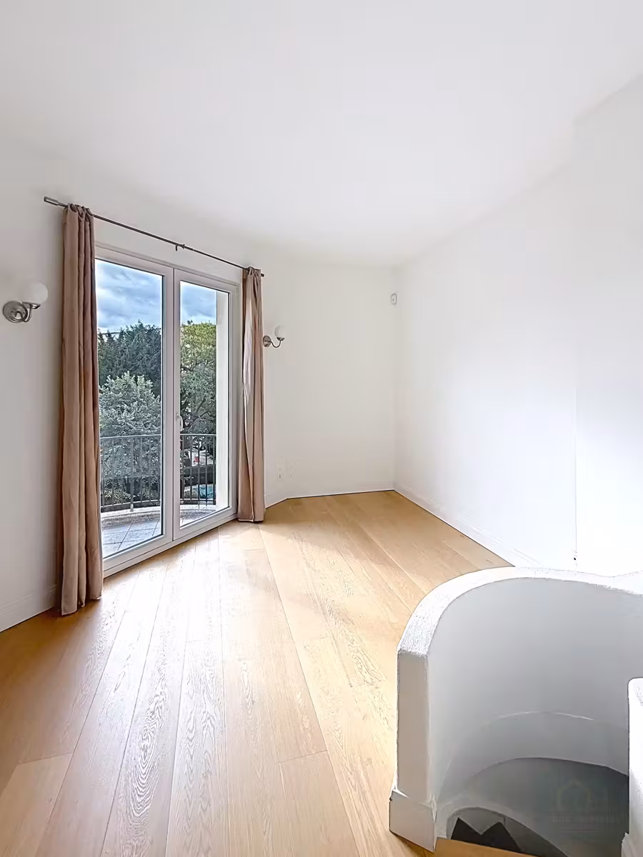 Luxury apartment with terrace and parking - 15