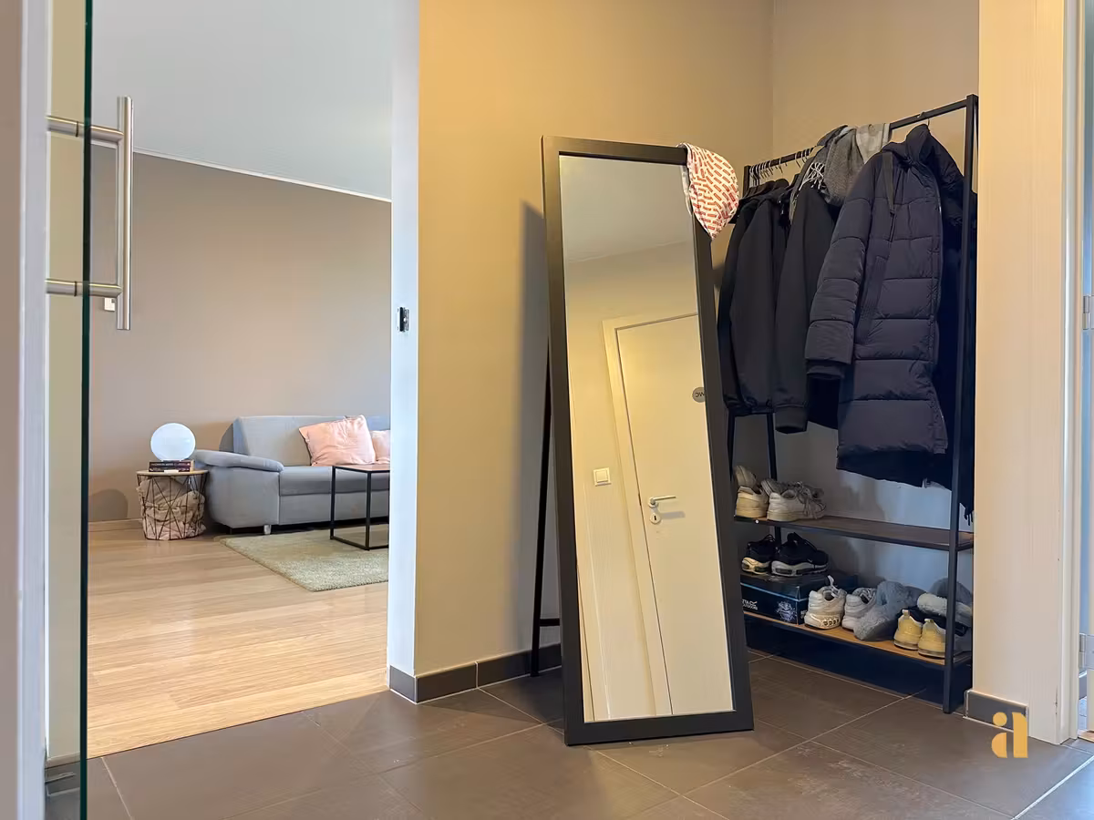 Zon, ruimte & torens: dit lichtrijke appartement heeft het allemaal! - 12