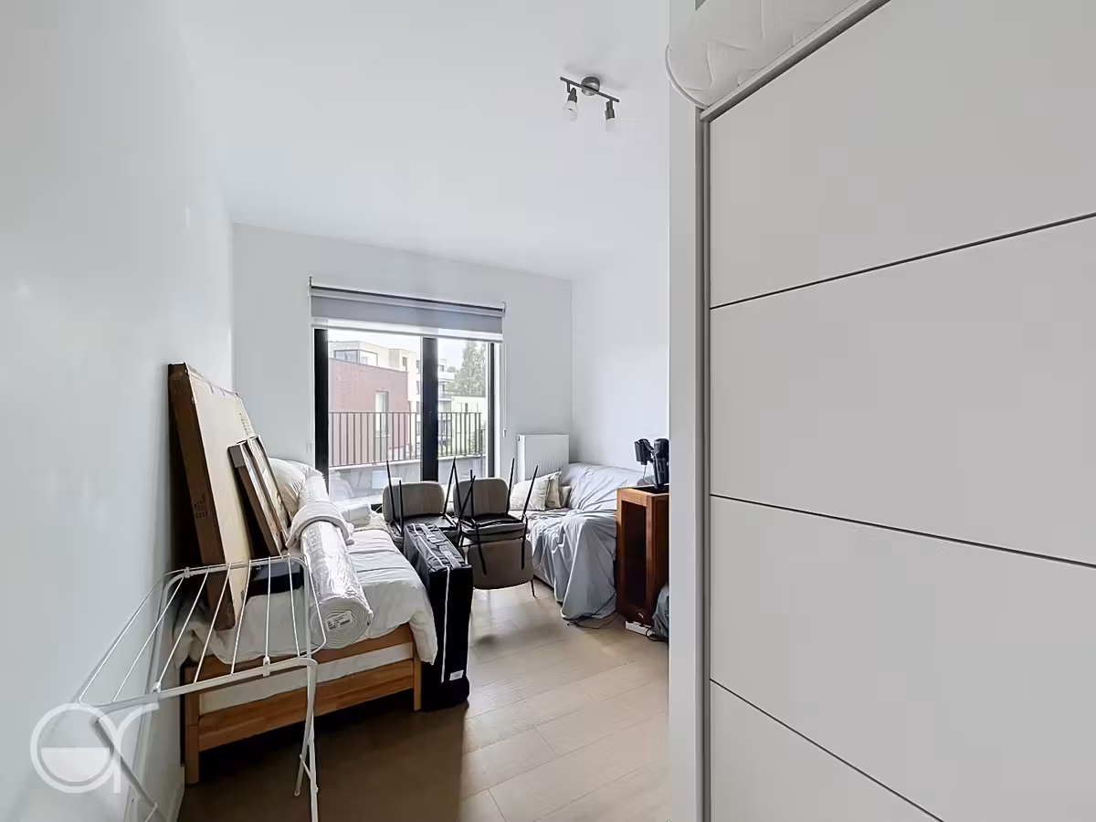 Furnished two-bedroom apartment with water view - 7