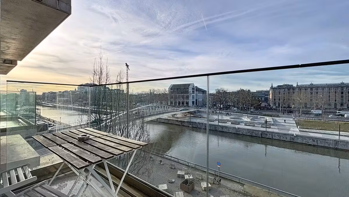 Mooi 2 slaapkamer appartement + parking - 2