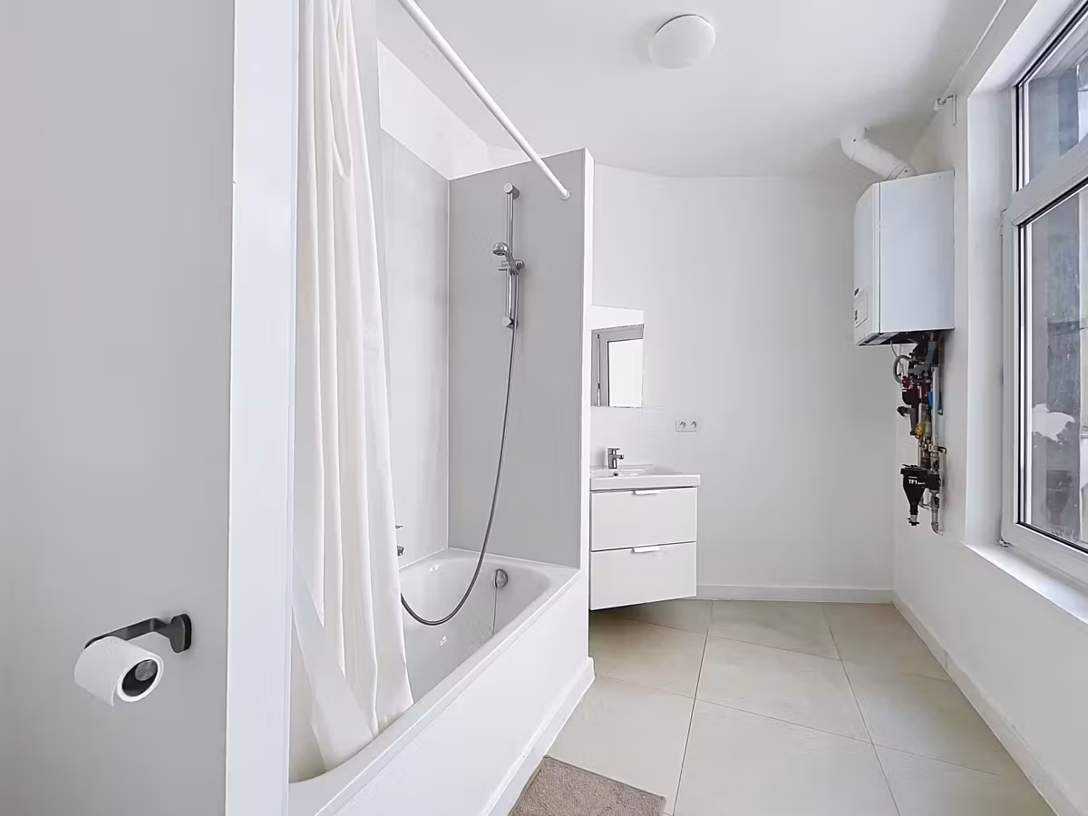 Lichtrijk appartement te huur met balkon in Schaarbeek - 16