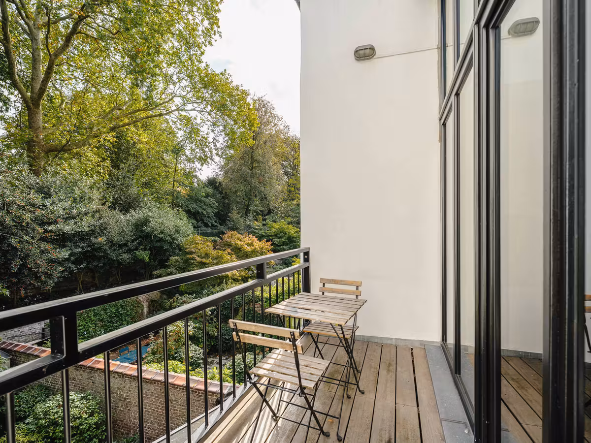 Gemeubileerd appartement met terras in Sablon
