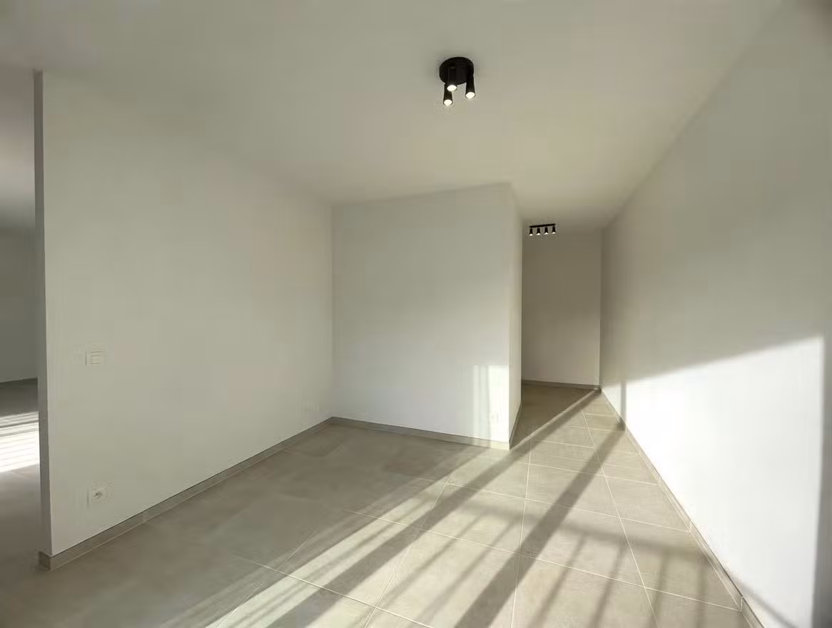Nieuwbouwappartement met terras en autostaanplaats - 8