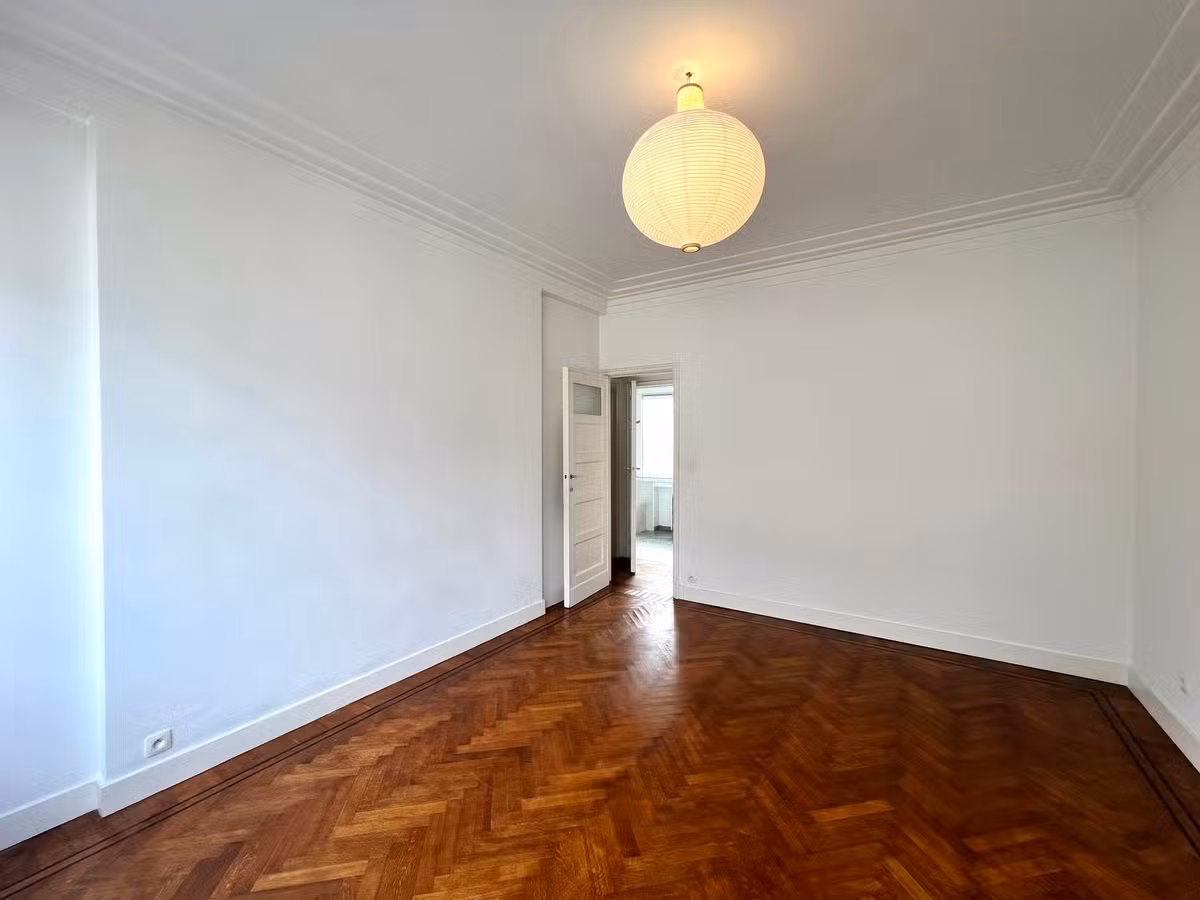 Lichtrijk appartement met twee slaapkamers in Sint-Gillis - 11